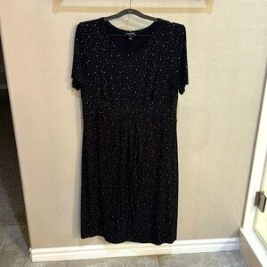 Isabella Oliver six e5 like new black dress